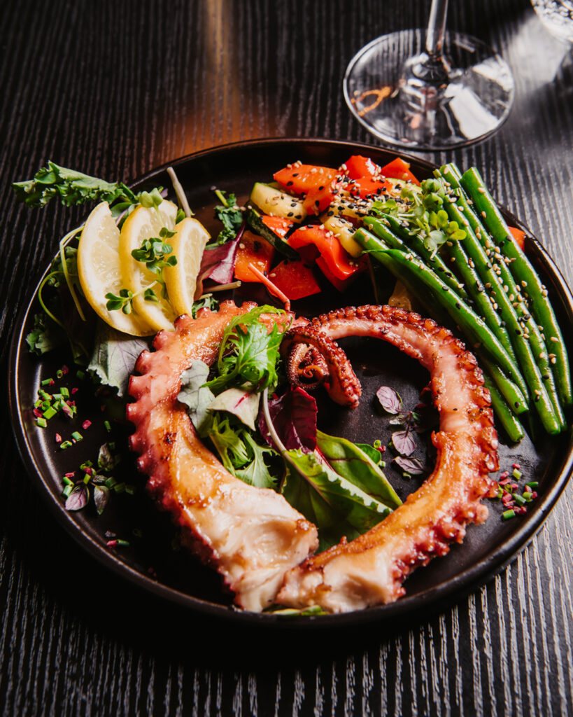 15_DenRestaurant